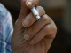 homme fume